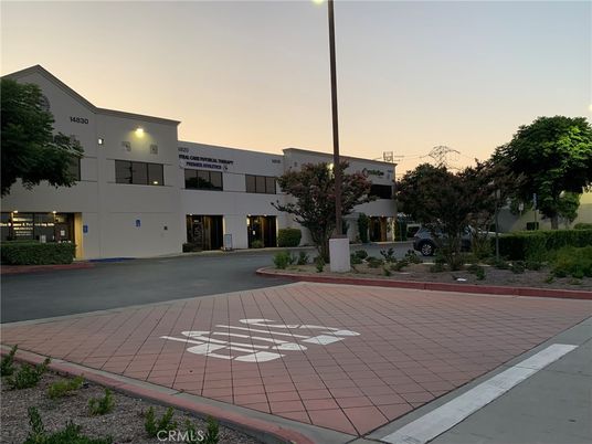 Attached, Exterior, Facade, Modern