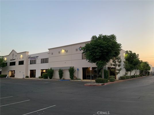 Exterior, Facade, Modern