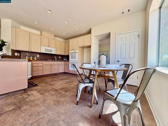 Dining room, Interior, Kitchen, Recessed Lighting