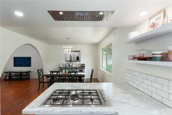 Chandelier, Dining room, Interior, Kitchen, Marble, Pendant Lights, Recessed Lighting, Wood Texture Flooring