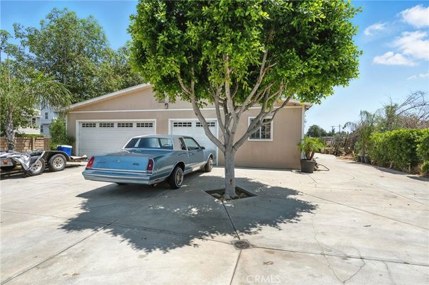 Detached Garage, Exterior
