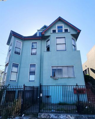 Exterior, Facade, Rowhouse