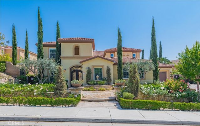Exterior, Facade, Mediterranean