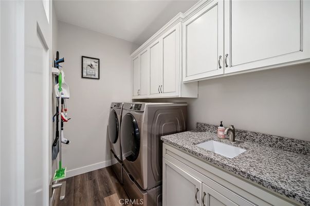 Interior, Washer, Wood Texture Flooring