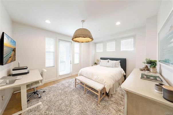 Bedroom, Home Office, Interior, Pendant Lights, Recessed Lighting, Wood Texture Flooring