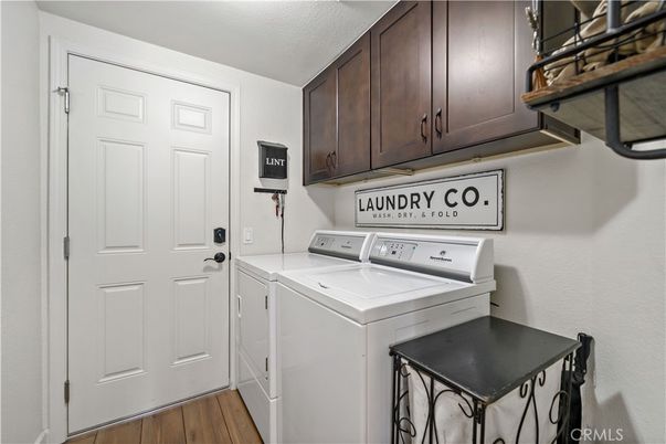 Interior, Washer, Wood Texture Flooring