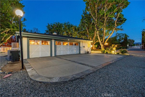Detached Garage, Exterior