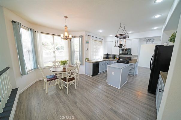 Chandelier, Dining room, Interior, Kitchen, Pendant Lights, Recessed Lighting, Wood Texture Flooring
