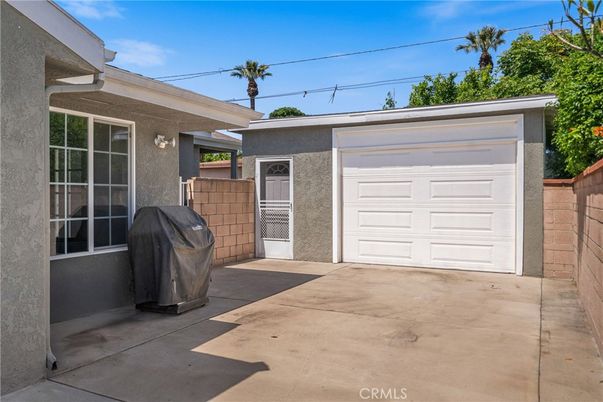 Detached Garage, Exterior