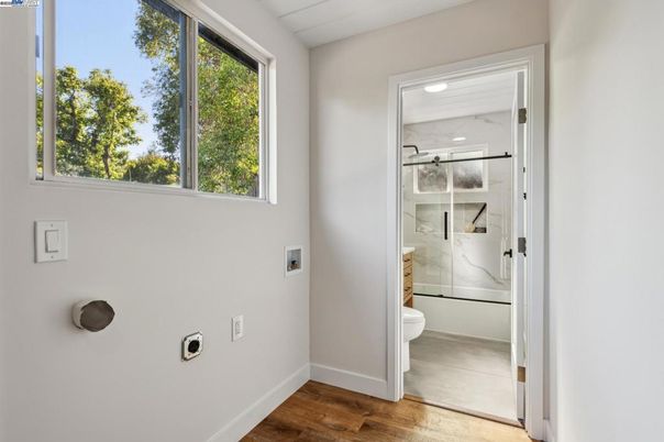 Bathroom, Interior, Recessed Lighting, Wood Texture Flooring