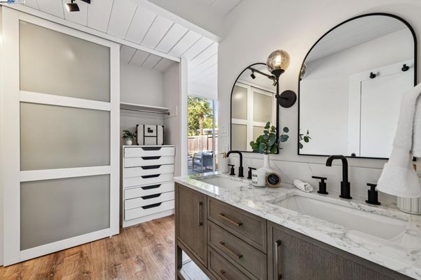 Bathroom, Dual Sink Vanities, Interior, Wood Texture Flooring