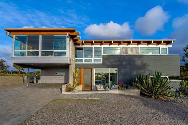 Backyard, Exterior, Facade, Modern
