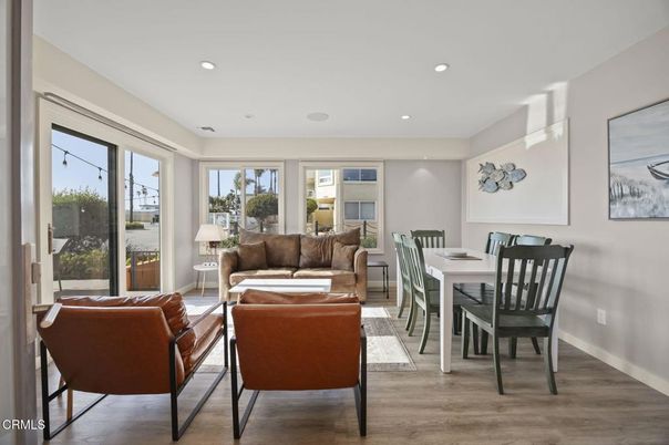 Dining room, Interior, Living room, Recessed Lighting, Wood Texture Flooring