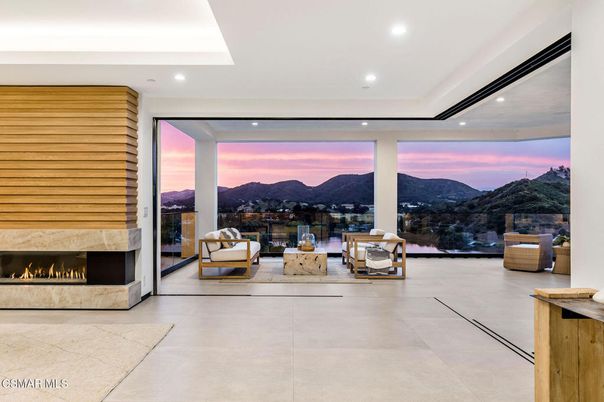 Fireplace, Interior, Living room, Recessed Lighting