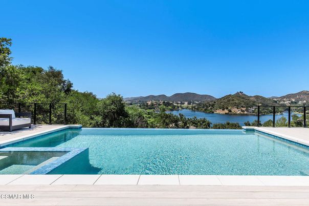 Exterior, Pool, Water