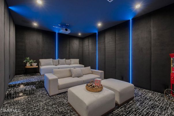 Interior, Projection Screen, Recessed Lighting, Theatre Room