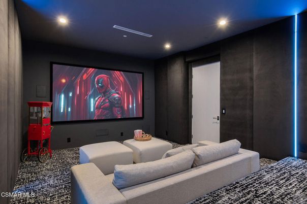 Interior, Projection Screen, Recessed Lighting, Theatre Room