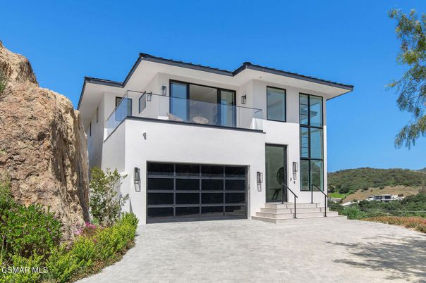 Attached, Exterior, Facade, Modern