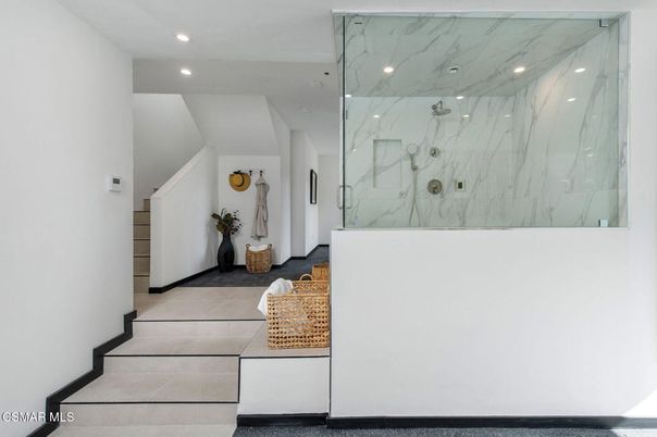 Bathroom, Interior, Marble Walls, Recessed Lighting