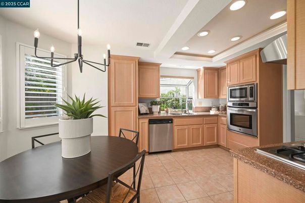Dining room, Interior, Kitchen, Pendant Lights, Recessed Lighting, Stainless Steel Appliances