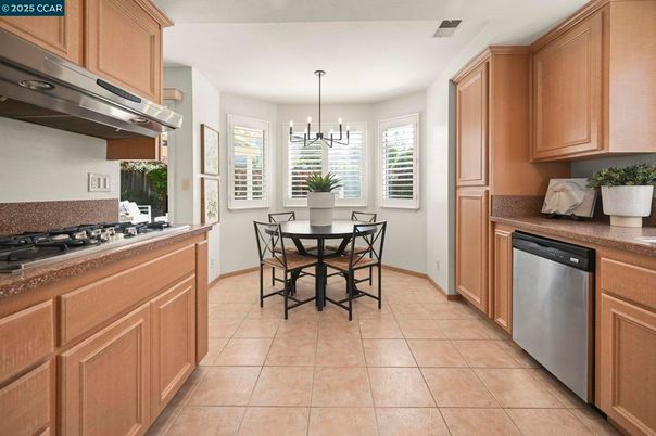 Dining room, Interior, Kitchen, Pendant Lights, Stainless Steel Appliances