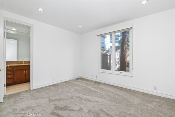 Bathroom, Empty room, Interior, Recessed Lighting