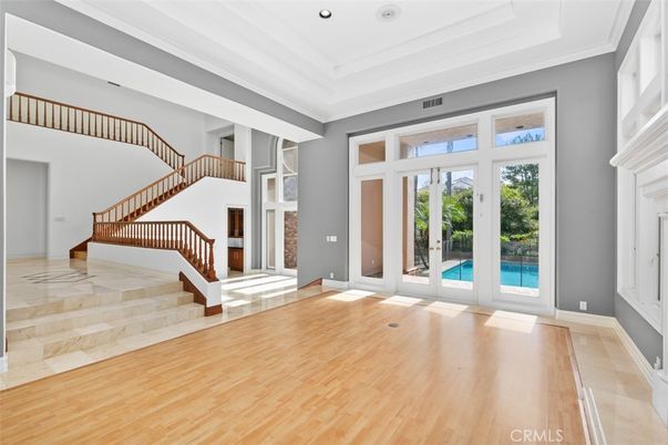 Interior, Recessed Lighting, Wood Texture Flooring