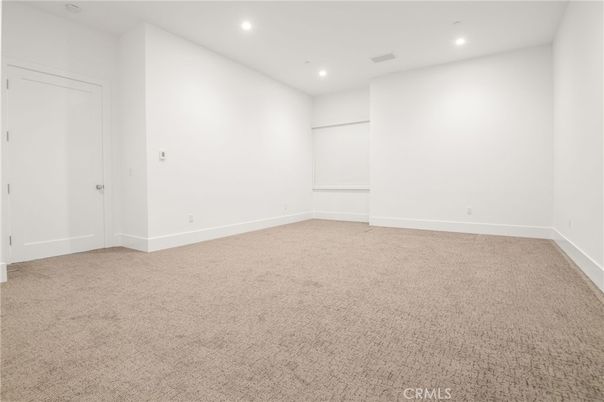 Empty room, Interior, Recessed Lighting