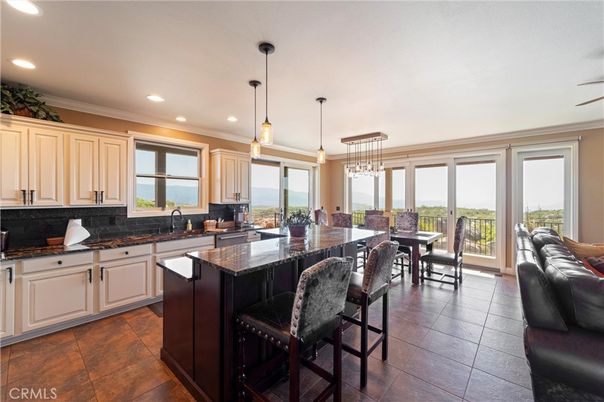 Dining room, Interior, Kitchen, Pendant Lights, Recessed Lighting, Water