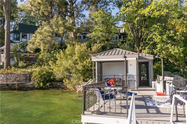 Backyard, Detached Garage, Exterior
