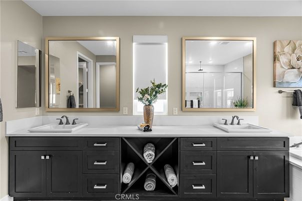 Bathroom, Dual Sink Vanities, Interior
