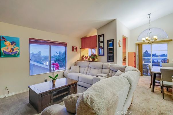 Chandelier, Dining room, Interior, Living room