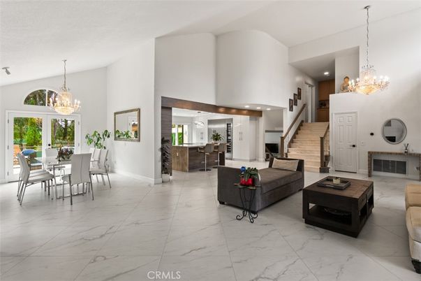 Chandelier, Dining room, Interior, Living room, Marble, Recessed Lighting