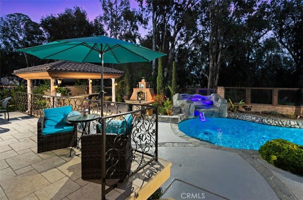 Exterior, Playground, Pool
