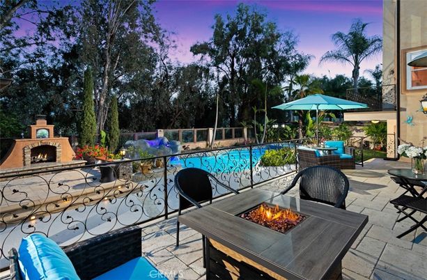 Exterior, Fireplace, Pool