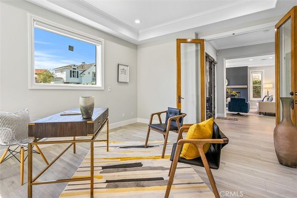 Home Office, Interior, Recessed Lighting, Wood Texture Flooring