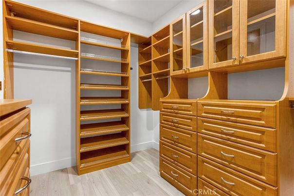 Interior, Walk-in Closets, Wood Texture Flooring