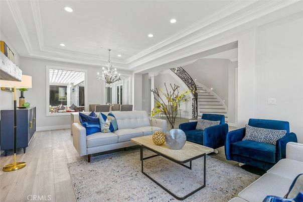 Chandelier, Dining room, Interior, Living room, Recessed Lighting, Wood Texture Flooring