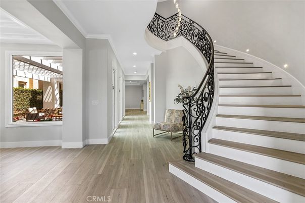 Interior, Recessed Lighting, Wood Texture Flooring