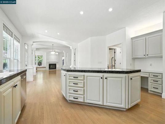 Fireplace, Interior, Kitchen, Pendant Lights, Recessed Lighting, Wood Texture Flooring