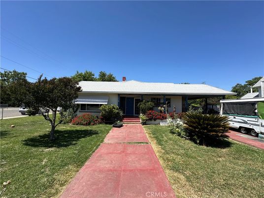 Backyard, Exterior, Facade, Ranch