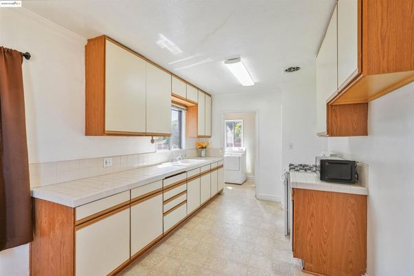 Interior, Kitchen, Tile Countertops