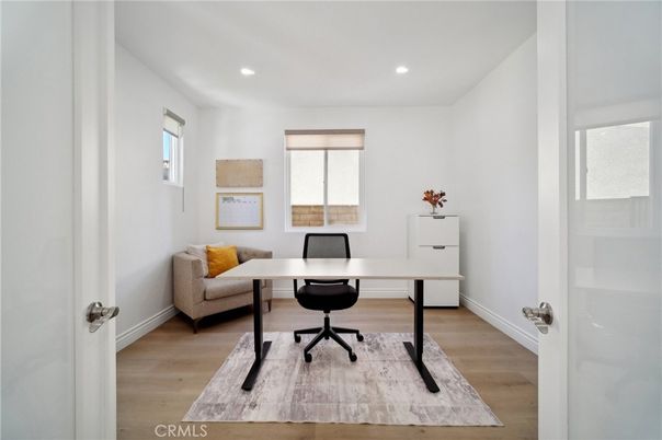 Home Office, Interior, Recessed Lighting, Wood Texture Flooring