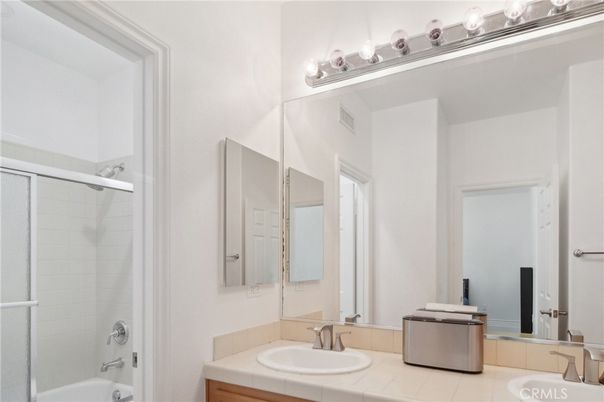 Bathroom, Interior, Tile Countertops