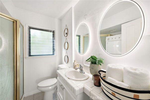 Bathroom, Interior, Tile Countertops