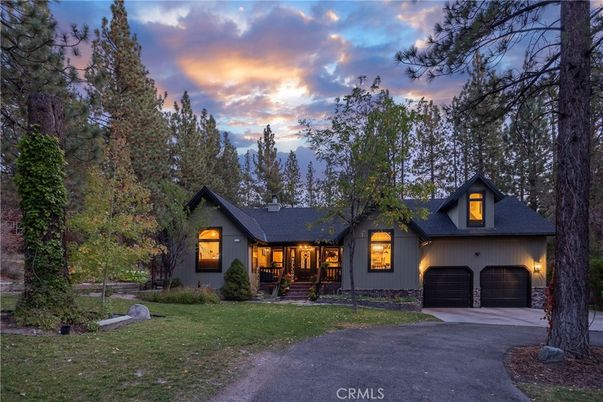 Attached, Exterior, Facade, Ranch