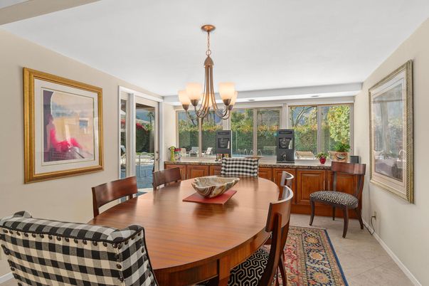 Chandelier, Dining room, Interior