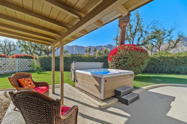 Exterior, Hot Tub
