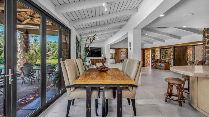 Dining room, Interior, Recessed Lighting