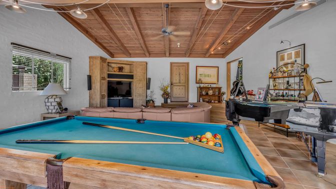 Billiard Table, Game Room, Interior, Wooden Beams, Wooden Ceilings